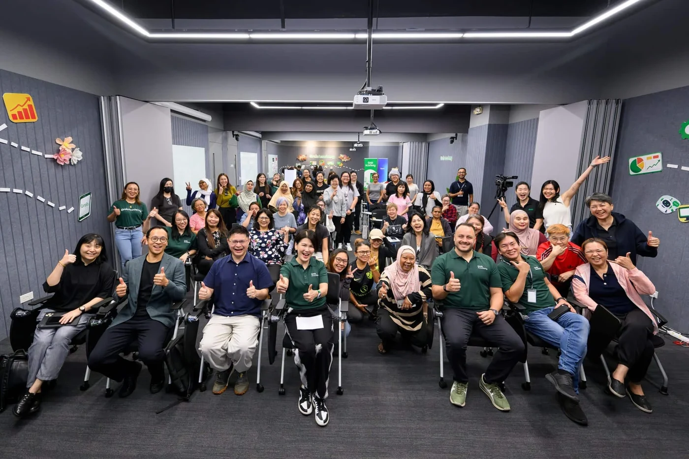 Grab وOpenAI تطلقان برنامج GO Forward لتدريب 30 ألف شريك في جنوب شرق آسيا