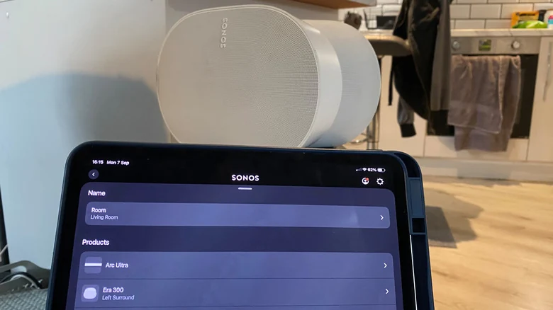 دليل إعداد سماعات Sonos: خطوات الضبط والتحسين عبر التطبيق