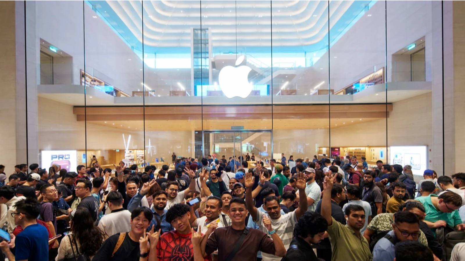 آبل تطرح iPhone 18 Pro وساعة Series 12 عالمياً