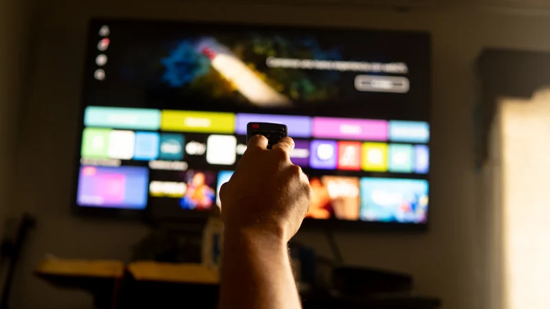 دليلك الشامل لمشاهدة الأفلام والقنوات مجاناً على تلفازك الذكي