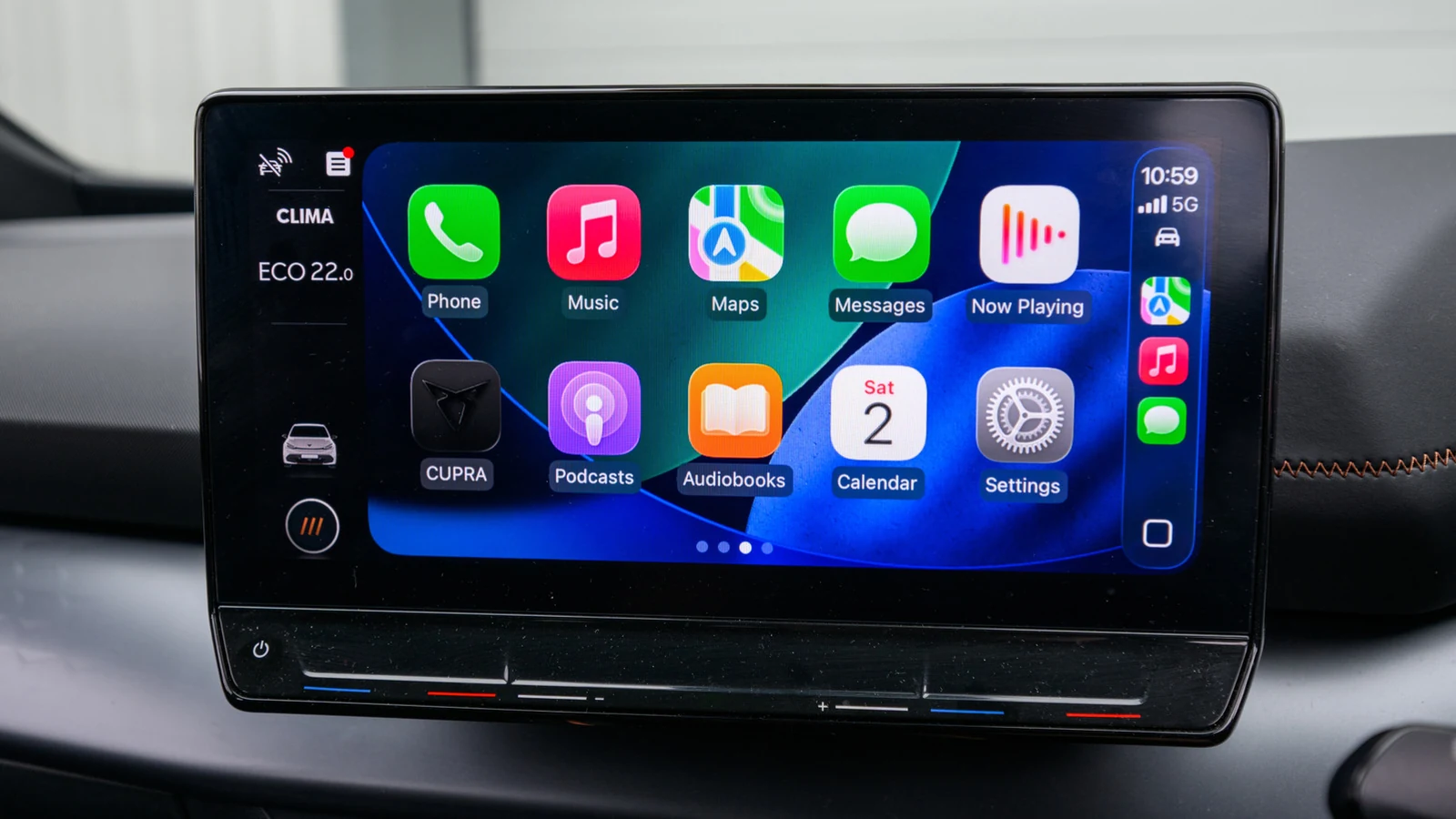 الفرق بين Apple CarPlay وCarPlay Ultra: مستقبل تجربة القيادة