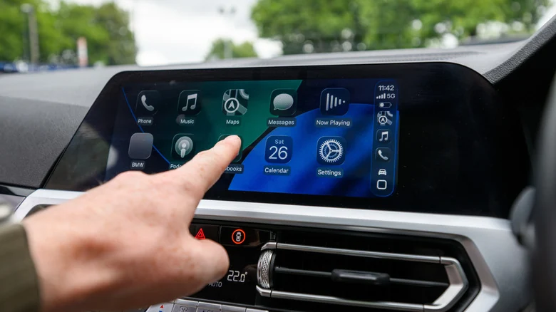 الفرق بين Apple CarPlay وCarPlay Ultra: مستقبل تجربة القيادة