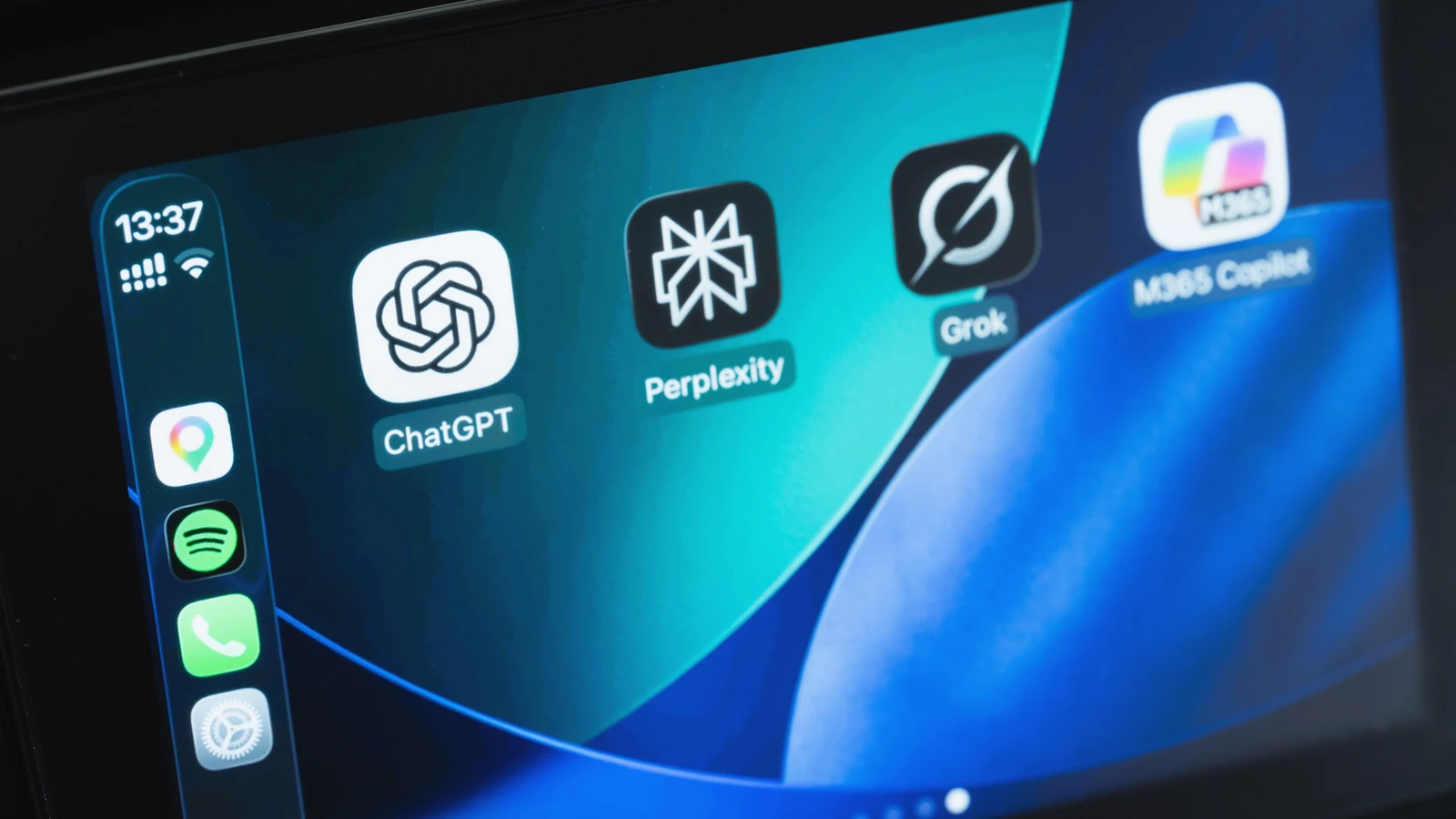 Major AI Chatbot Apps Now Compatible with Apple CarPlay