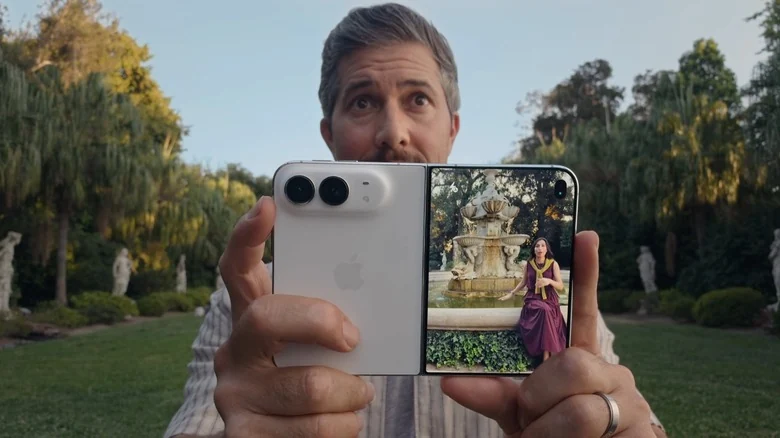 A couple improving an iPhone photo with the help of Duo Preview.