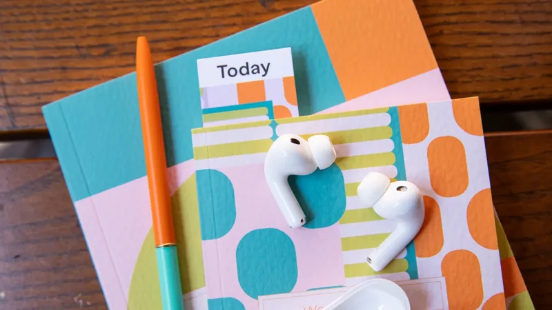 عرض تخفيض ممتاز على سماعات أبل AirPods Pro 3 في أمازون